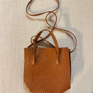 Elegant Brown Croc-Embossed Tote Bag